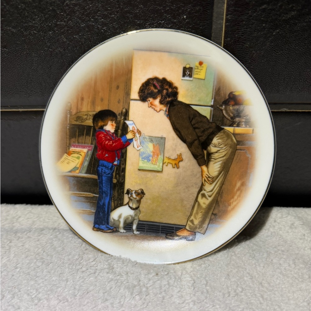 Decorative Avon Collectible Plate with Mother & Child Illustration
